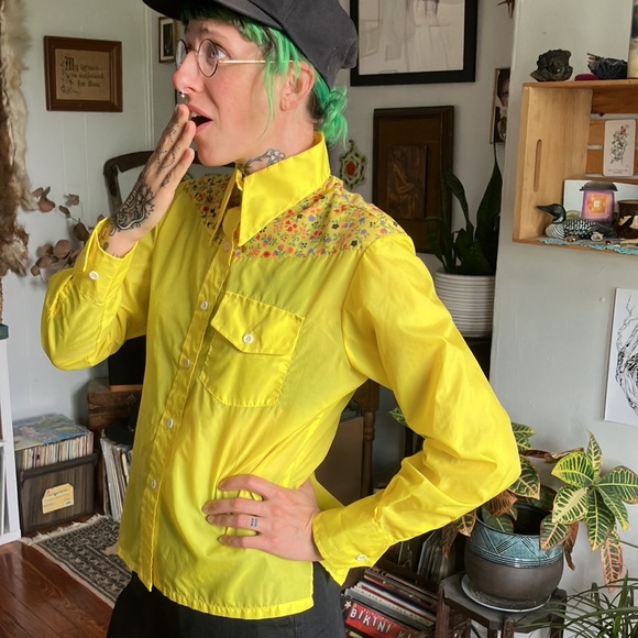 ✨ SOLD ✨ Vintage 60s Dagger Collar Floral Western Button Down Nylon Shirt ~ M - Picture 4 of 9